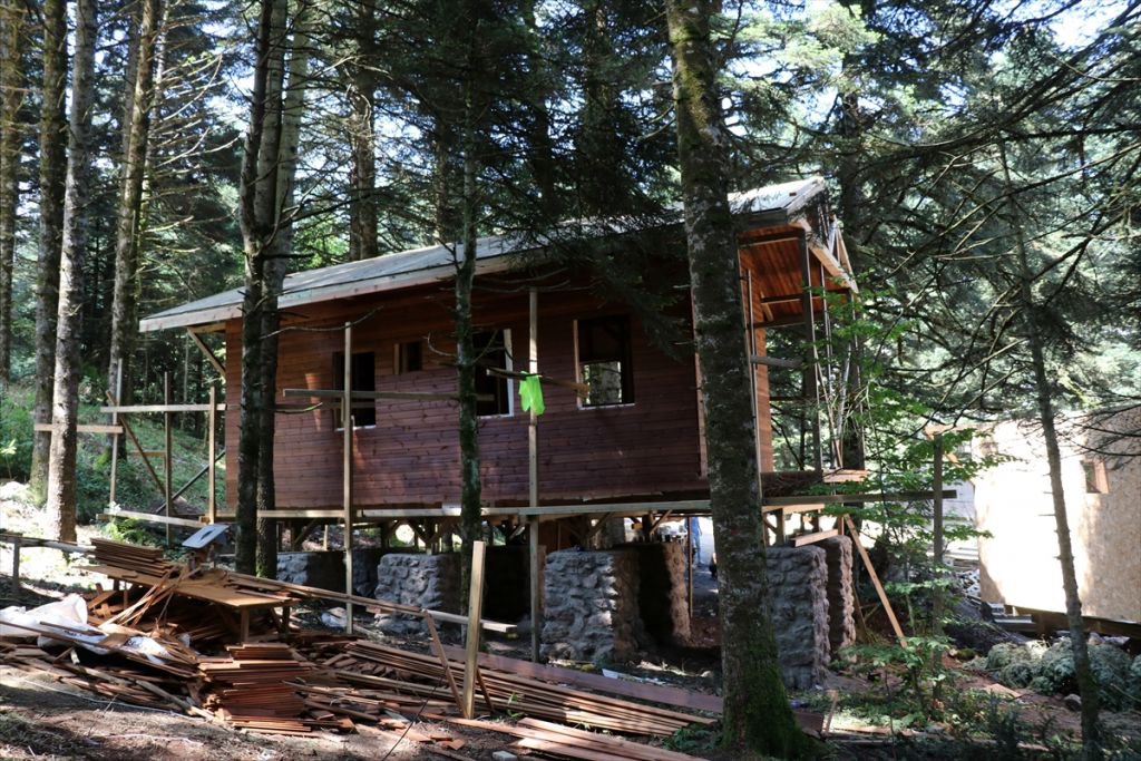 ORMAN KÖŞKLERİ TAMAMLANMAK ÜZERE