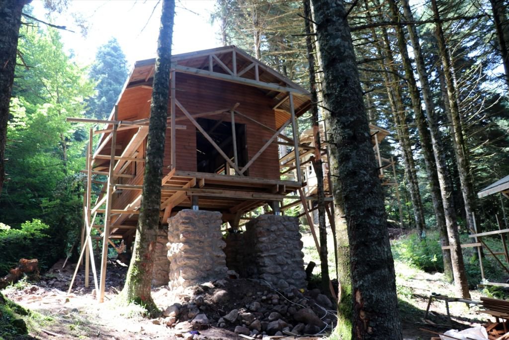 ORMAN KÖŞKLERİ TAMAMLANMAK ÜZERE