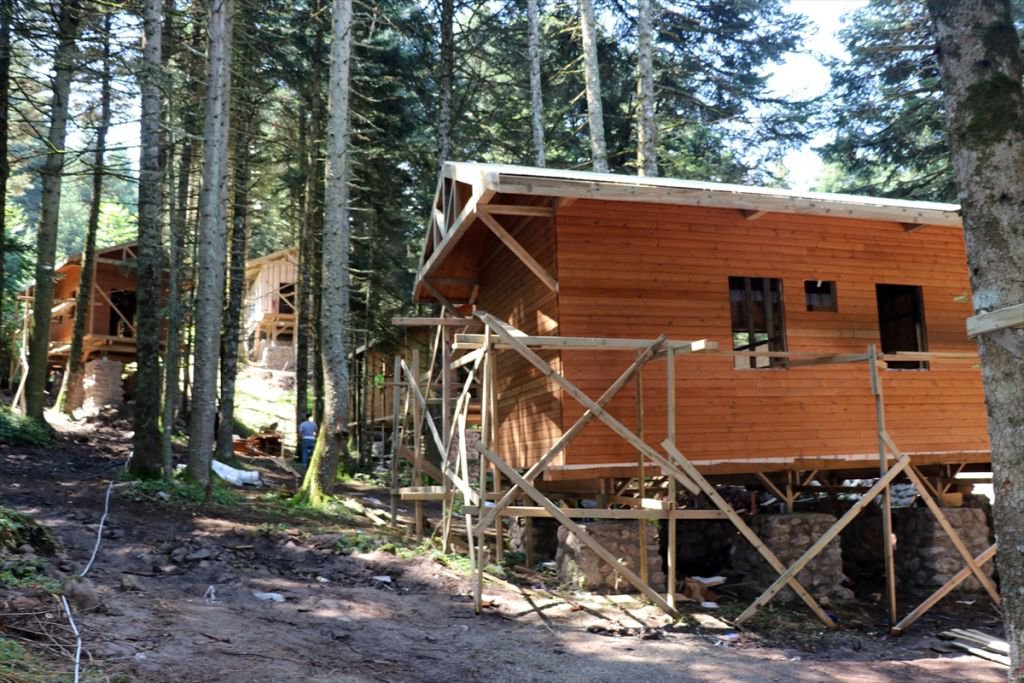 ORMAN KÖŞKLERİ TAMAMLANMAK ÜZERE