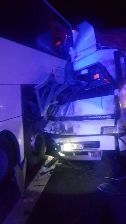 TEM OTOYOLU'NDA FECİ KAZA