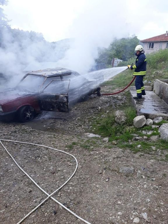 OTOMOBİL ALEV ALEV YANDI