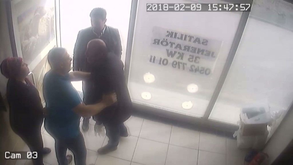 POLİSİ ARADI DİYE HASTANELİK OLDU