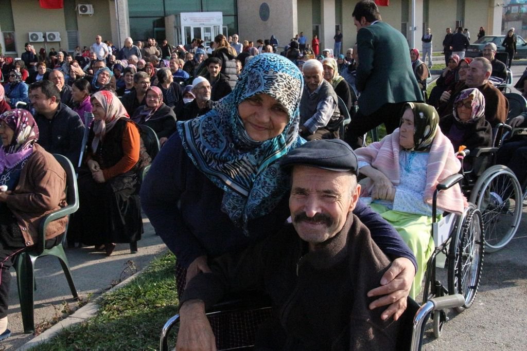 RAMAZAN ÇELİK HASTALARA KONSER VERDİ