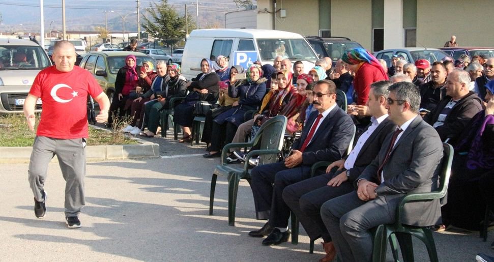 RAMAZAN ÇELİK HASTALARA KONSER VERDİ