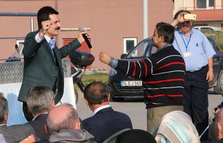 RAMAZAN ÇELİK HASTALARA KONSER VERDİ