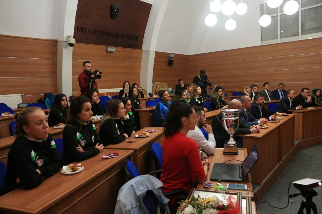 ŞAMPİYONLAR ÖDÜLLENDİRİLDİ