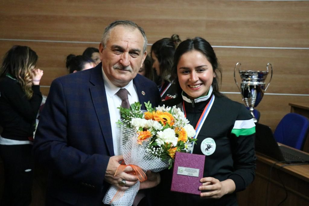 ŞAMPİYONLAR ÖDÜLLENDİRİLDİ