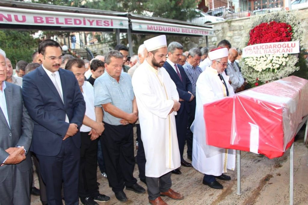 SEVENLERİ SON YOLCULUĞUNA UĞURLADI