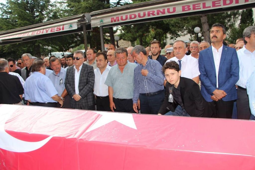 SEVENLERİ SON YOLCULUĞUNA UĞURLADI