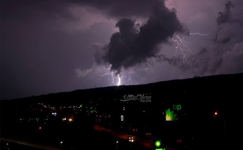 ŞİMŞEKLERİN GÖRÜNTÜSÜ HAYRAN BIRAKTI