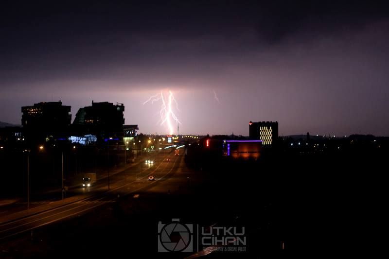 ŞİMŞEKLERİN MUHTEŞEM DANSI