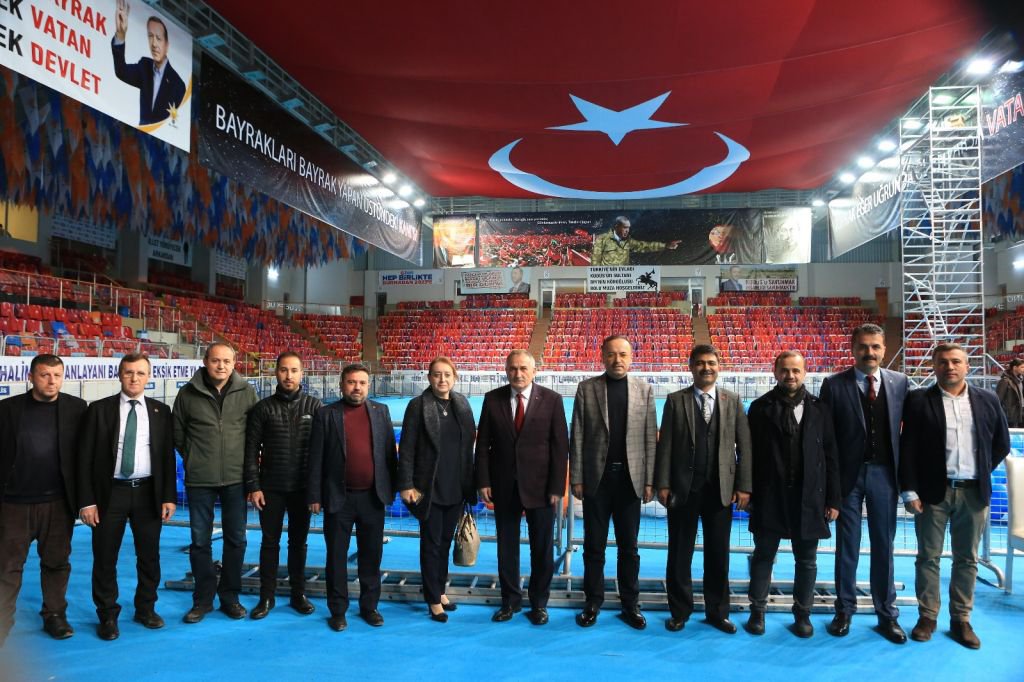 SALON GELİN GİBİ SÜSLENDİ