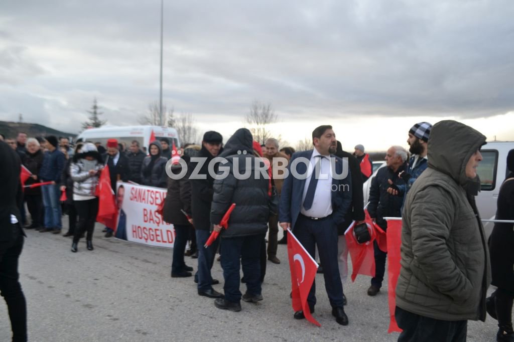 TANJU ÖZCAN'I YÜZLERCE KİŞİ KARŞILADI