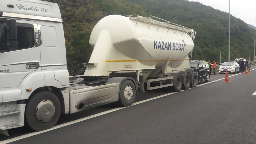 TÜNEL ÇIKIŞINDA PEŞ PEŞE KAZALAR