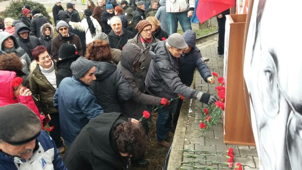 UĞUR MUMCU KARANFİLLERLE ANILDI