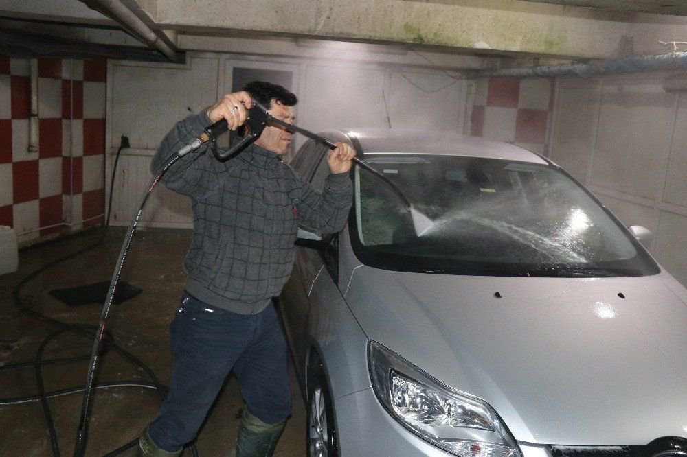 YAĞAN ÇAMURA EN ÇOK ONLAR SEVİNDİ