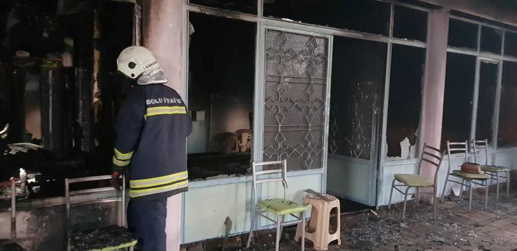 YANAN CAMİ BÜYÜK HASAR GÖRDÜ