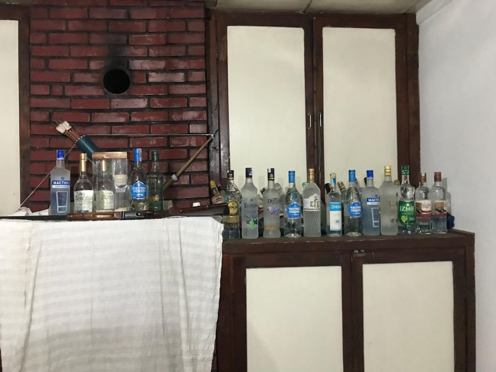 YENİ YIL ÖNCESİNDE KAÇAK İÇKİ BASKINI