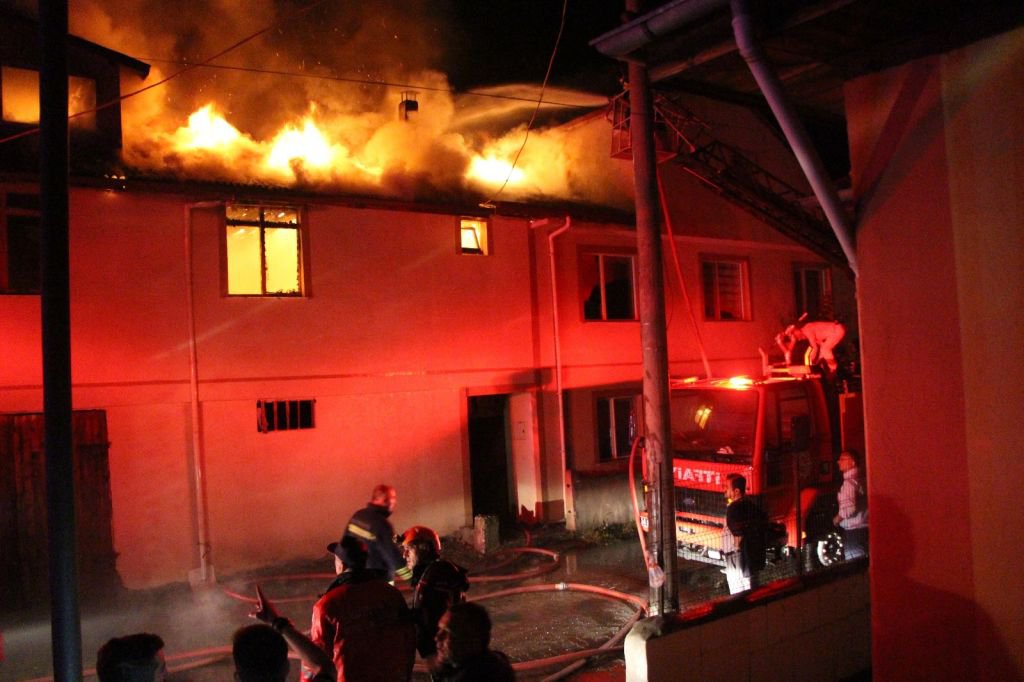 YUVALARI İÇİN GÖZYAŞI DÖKTÜLER