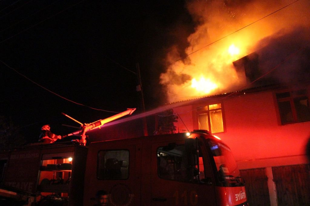 YUVALARI İÇİN GÖZYAŞI DÖKTÜLER