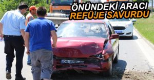 REFÜJE SAVRULAN ARAÇ AĞAÇ SAYESİNDE DURDU