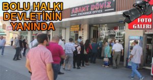 VATANDAŞLAR DÖVİZLERİNİ BOZDURUYOR