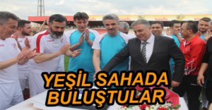 YEŞİL SAHALARDA BİR ARAYA GELDİLER