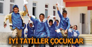 BİNLERCE ÖĞRENCİ KARNE ALDI