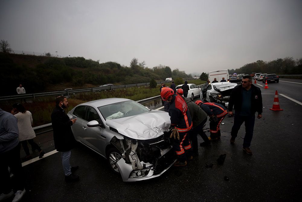 12 ARAÇ BİRBİRİNE GİRDİ....