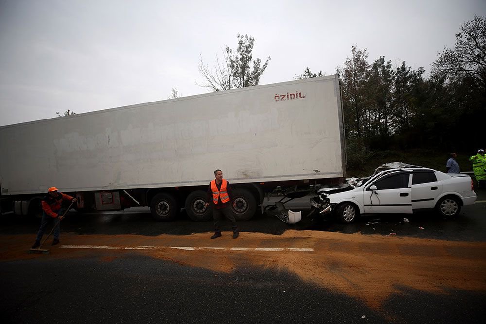 12 ARAÇ BİRBİRİNE GİRDİ....