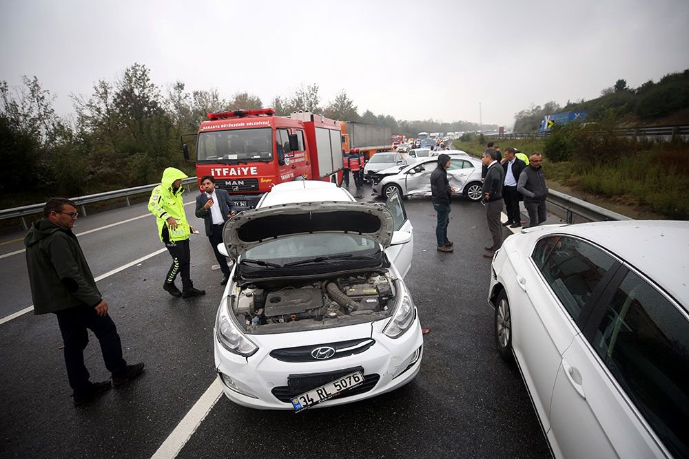 12 ARAÇ BİRBİRİNE GİRDİ....