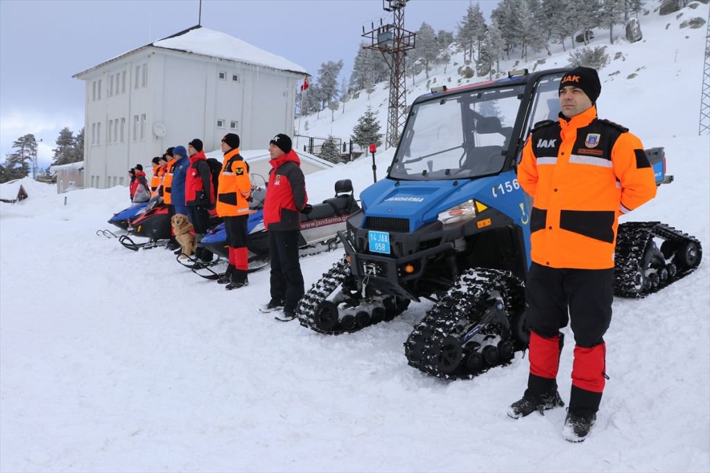 2 METRE KARDA BÖYLE KURTARILDILAR