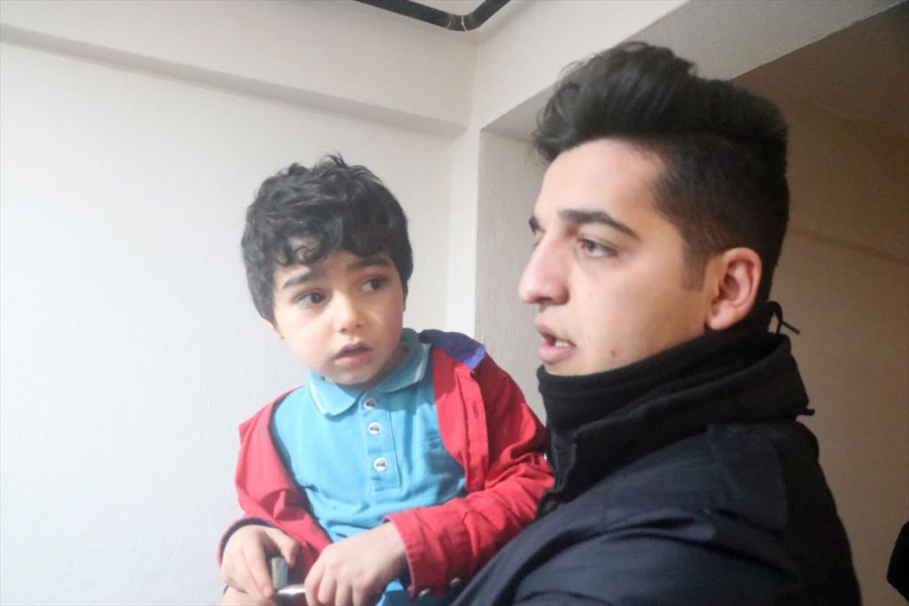 5 KİŞİLİK AİLE ÖLÜMDEN DÖNDÜ