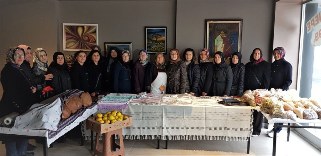 AK KADINLARDAN 'YERLİ MALI' KERMESİ