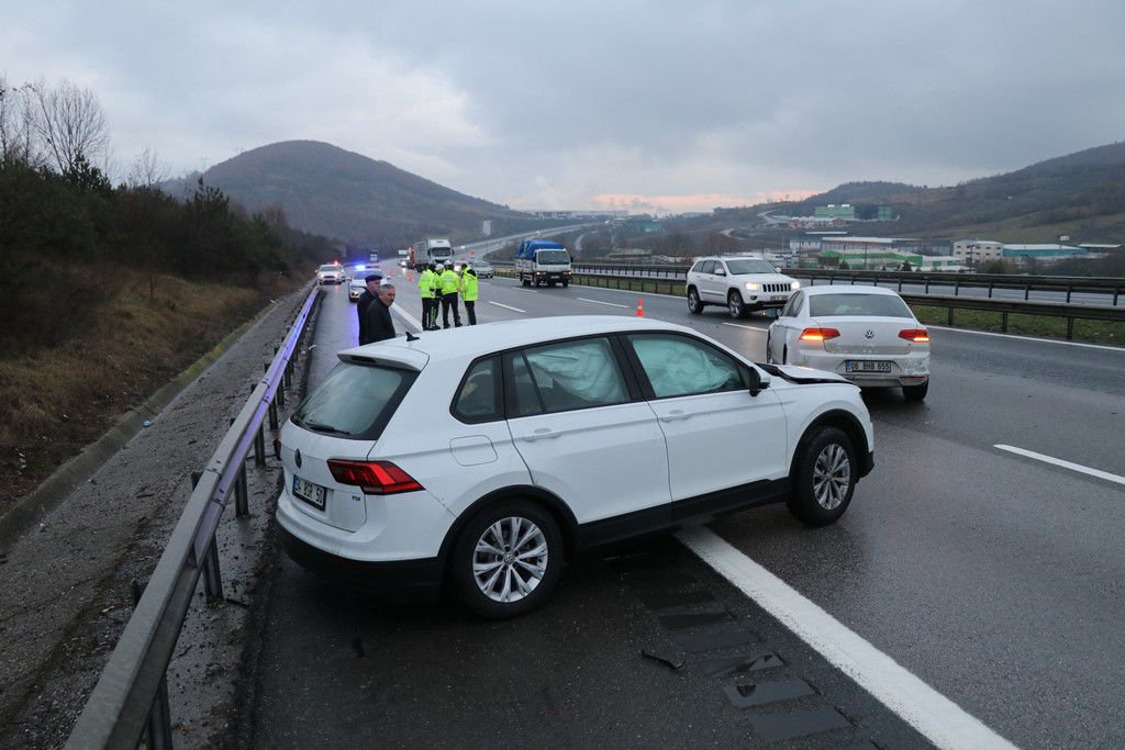 ARAÇLAR BİRBİRİNE GİRDİ