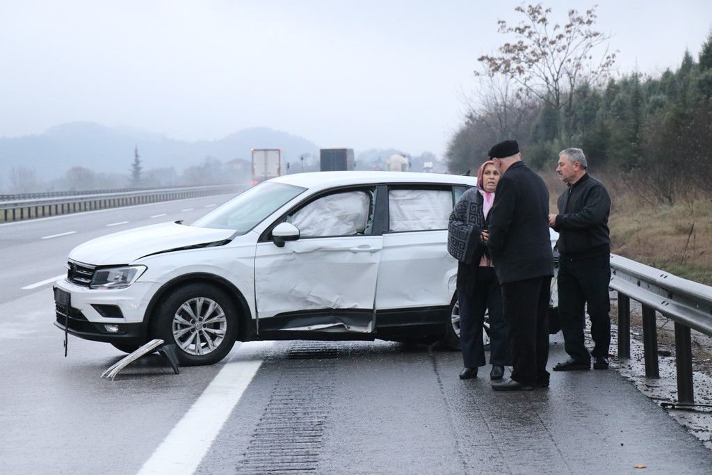 ARAÇLAR BİRBİRİNE GİRDİ