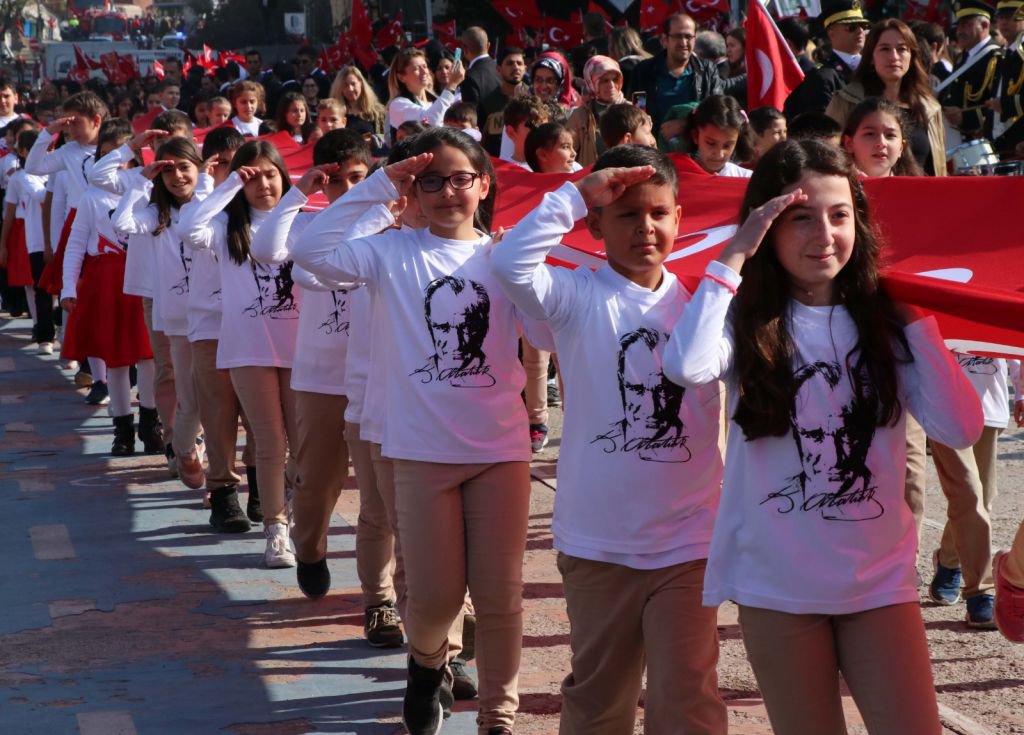 ASKERLERİMİZE SELAM OLSUN....