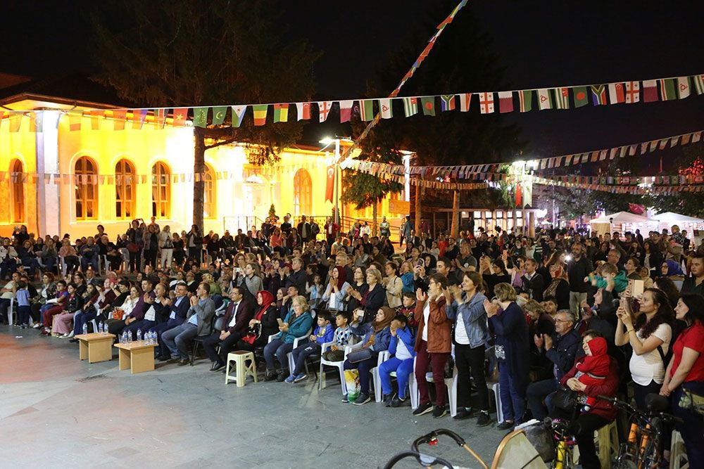 BAŞKAN ÖZCAN COŞTU, COŞTURDU