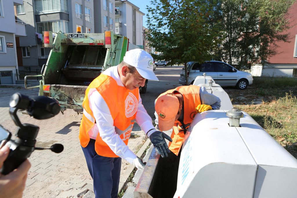 BAŞKAN ÖZCAN KOLLARI SIVADI...