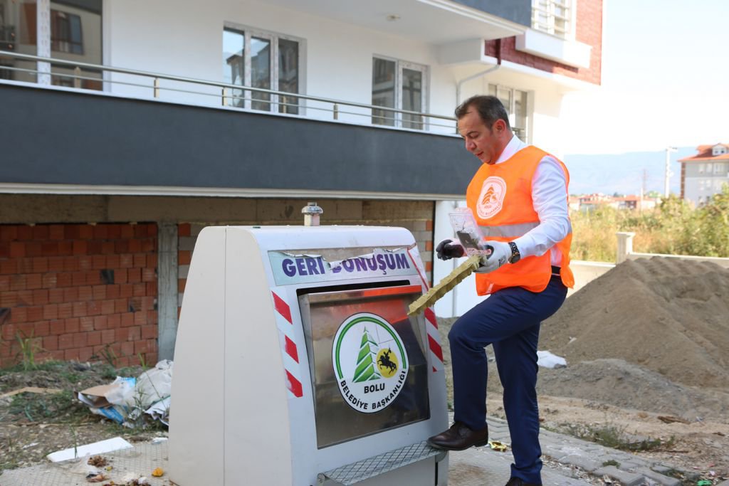 BAŞKAN ÖZCAN KOLLARI SIVADI...