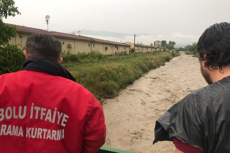 BAŞKAN ÖZCAN SOKAĞA İNDİ