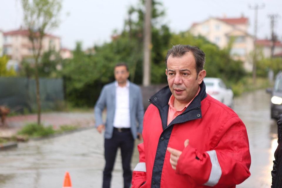 BAŞKAN ÖZCAN SOKAĞA İNDİ