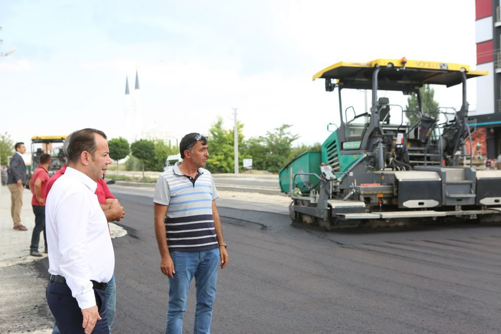 BAŞKAN ÖZCAN TAŞ DÖŞEDİ