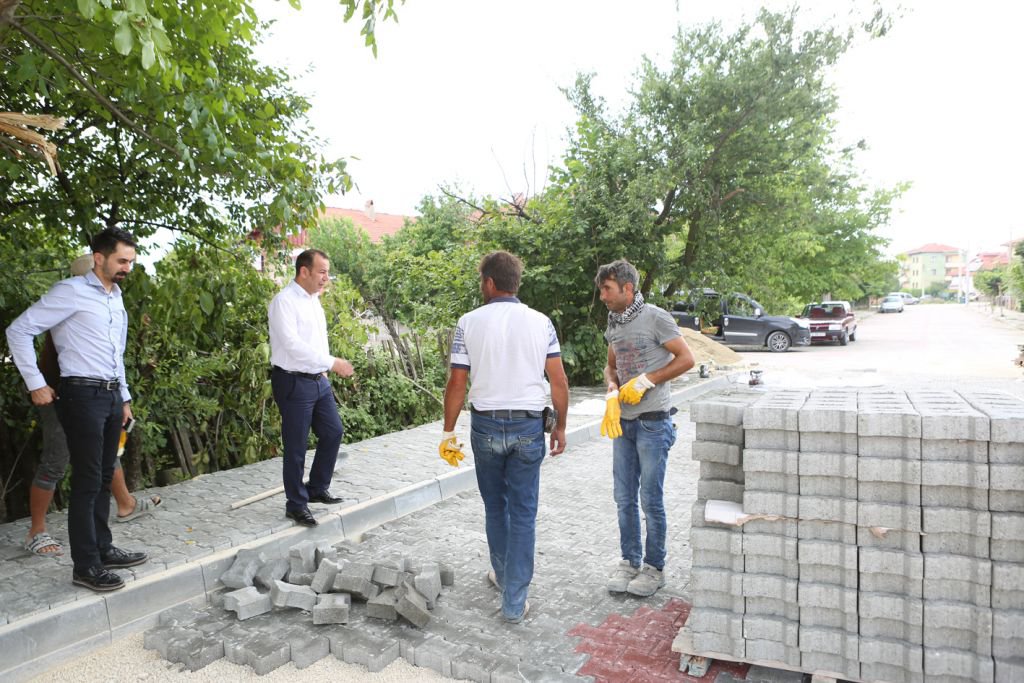 BAŞKAN ÖZCAN TAŞ DÖŞEDİ