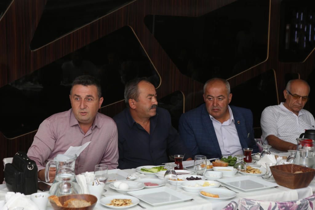 BAŞKAN SORUNLARI DİNLİYOR...