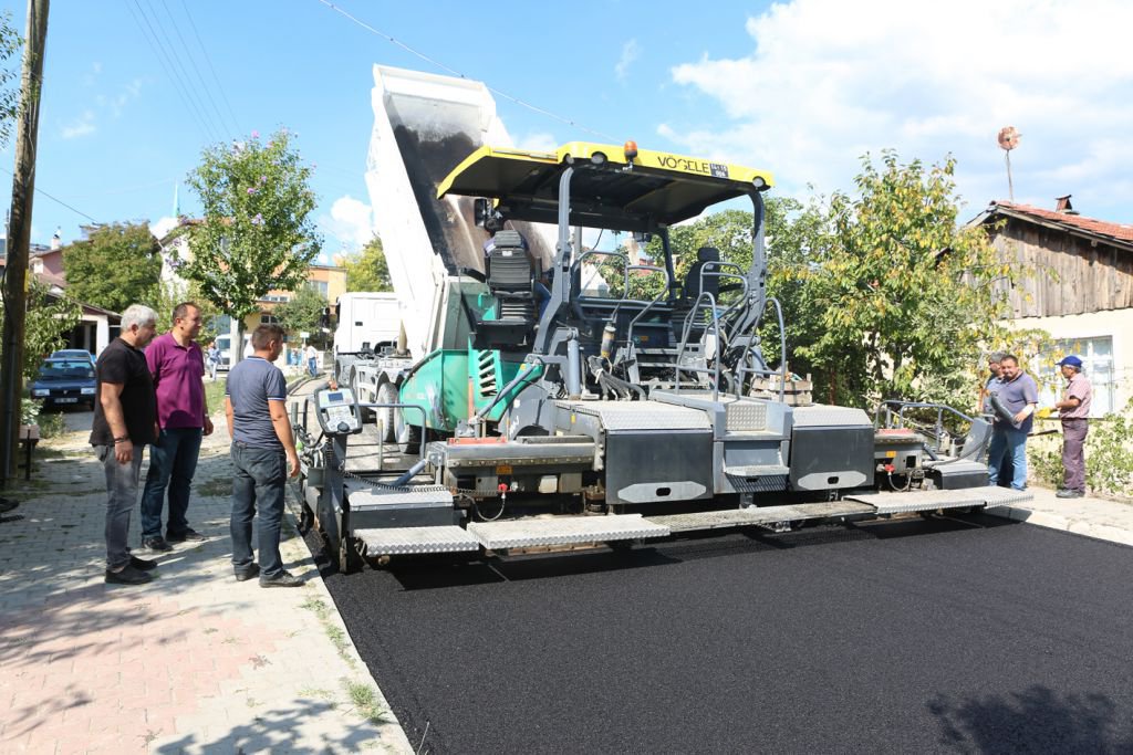 ASFALTLAMA ÇALIŞMALARI DEVAM EDİYOR