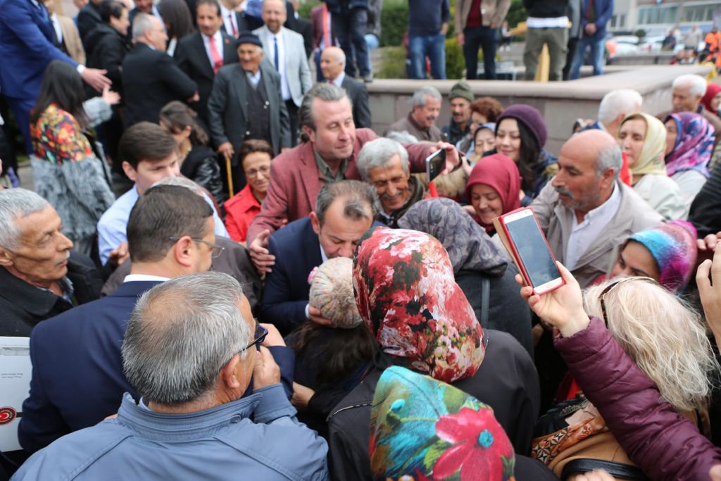 BİNLERCE KİŞİYLE ATA'YA SAYGI