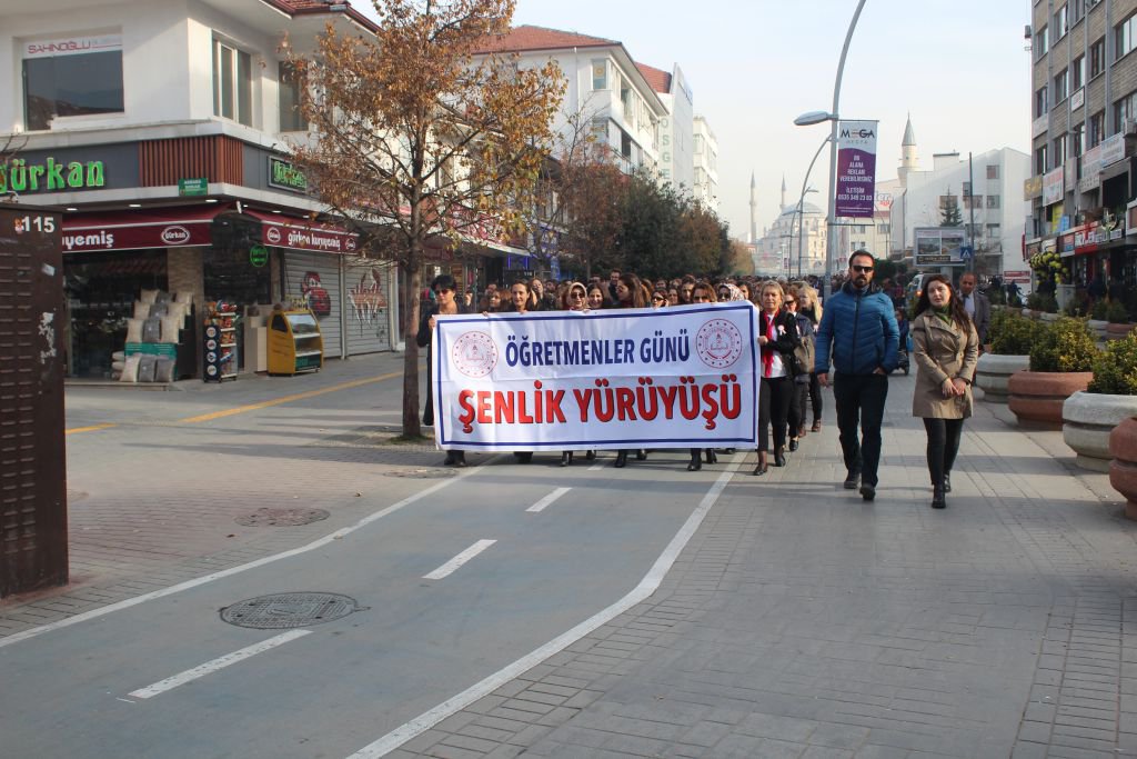 BİR SEVDADIR ÖĞRETMENLİK