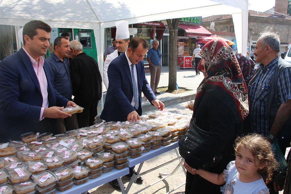 BOLU BELEDİYESİ'NDEN AŞURE İKRAMI