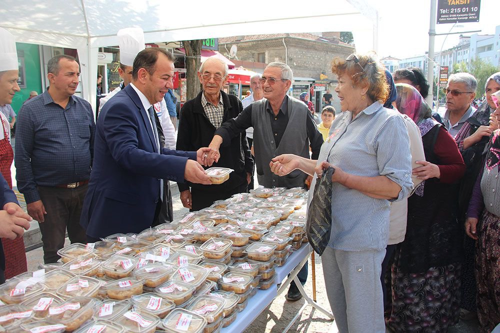 BOLU BELEDİYESİ'NDEN AŞURE İKRAMI